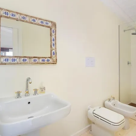 Leonardo Sea View Villa *