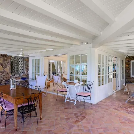 Leonardo Sea View Villa